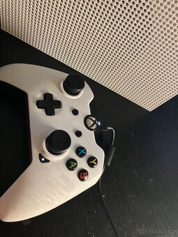 Xbox One s all digital - 4