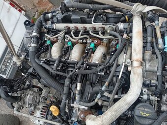PEUGEOT 4007, CITROEN C-CROSSER MOTOR 2,2HDI 115KW 4HN - 4