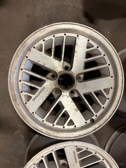 Pontiac Firebird R16x8 - 4