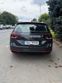 Volkswagen Passat Variant 2.0 TDI DSG Business – 2021 rok - 4