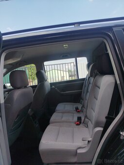 Volkswagen Touran - 4