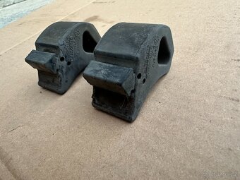 Díl vodící Škoda Superb 2 II VAG 3T0823493 dva kusy - 4