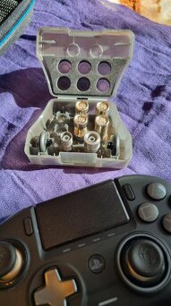 PLAYSTATION 4 + 28 HER - 4