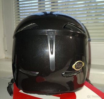 Černá lyžařská helma - 4