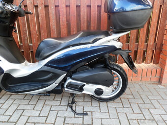Piaggio Beverly 300 - 4