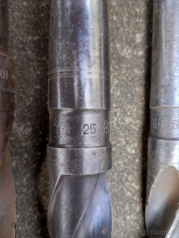 Soustružnický nůž a vrták - 4