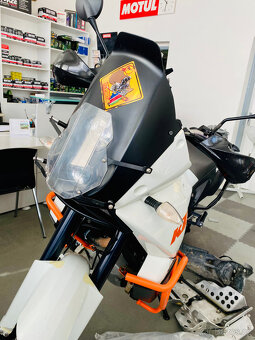 KTM 990 ADVENTURE WHITE ABS = AKRAPOVIČ / VÝBAVA - 4