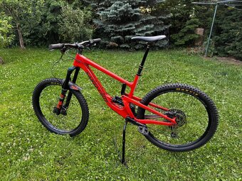 Santa Cruz Nomad 4 C S (2020) – hobby enduro, málo jeté. - 4