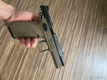 Airsoftová pistole CZ P-09 + zásobník navíc - 4
