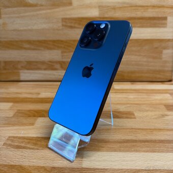 iPhone 15 Pro 256GB, modrý Titan, eSIM (rok záruka) - 4