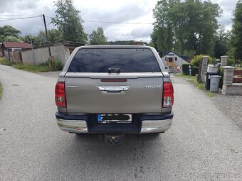 Toyota Hilux - 4