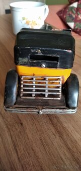 Retro staré plechové auto ZDARMA REZERVACE - 4