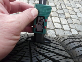 ZIMNÍ PNEU GOOD YEAR 195/50R15 - 4