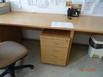 Kancelářský nábytek - 4