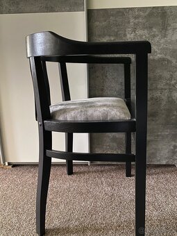 Raritní retro židle z masivu — elegantní, cenný kousek ve vý - 4