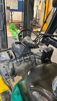 VZV komatsu 2,5 t LPG plná KABINA - 4