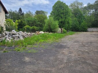 Pronájem komerčního zpevněného pozemku - 4