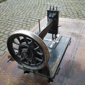 Stařičký šicí stroj Singer - investice - 4