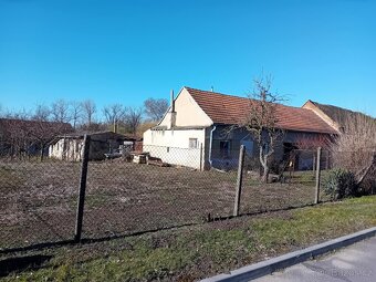 RD se zahradou v obci Litobratřice - 4