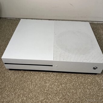 Prodám Xbox one S 1TB HDD + 10 her - 4