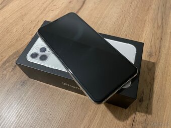 iPhone 11 Pro Max 64 GB - 4