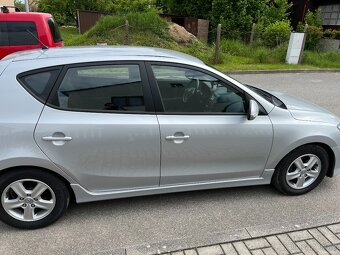 Hyundai i30 - stříbrná metalýza, nafta, 2011 - 4