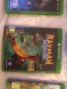 Prodám xbox one minecraft edition+ 9 her a nabiječka - 4