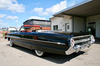 1964 Ford Galaxie 500 XL Convertible - 4