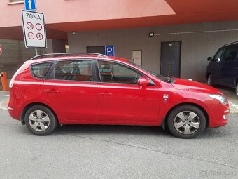 Hyundai i30 CW 1.6 CRDI 66kW kombi A/C + zimní pneu - 4