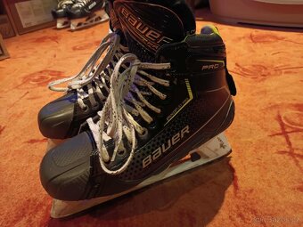 Brankářské brusle Bauer PRO, velikost 7, šířka FIT 2 - 4