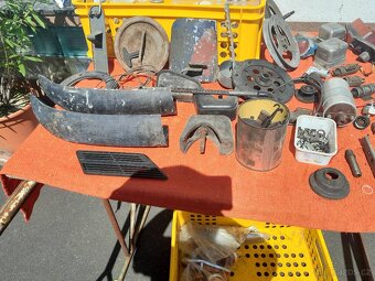 Směs náhradních dílů na Starou Škoda Octavie - 4