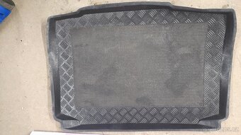 Gumové koberce Fabia 2 + vana do kufru - 4