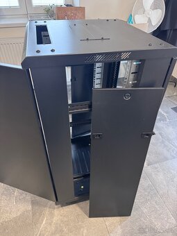 RACK datový rozvaděč - 4