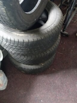 225/60/15  Pirelli - 4