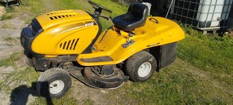 Prodám zahradní traktor MTD 15,0HP - 4