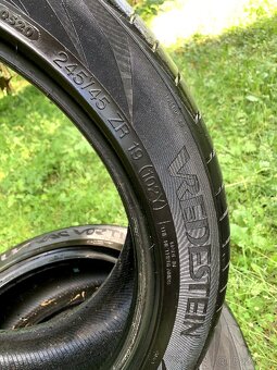 Letni pneu Vredestein 245/45 R19, 6-7mm - 4