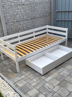 Prodám dřevěnou postel 90cm x 200cm - 4