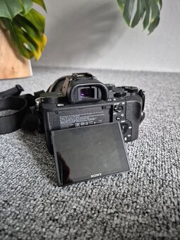 Sony A7 II Full-Frame + hodně příslušenství - 4