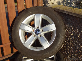 VW Caddy / Touran / T-roc - zánovní zimní alu kola 16" - 4