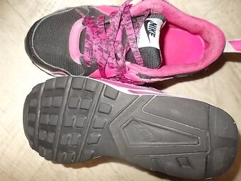 DIVČÍ BOTASKY NIKE VEL- 31.5 TOP STAV - 4