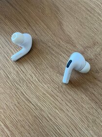 Apple AirPods Pro 2021 - 4