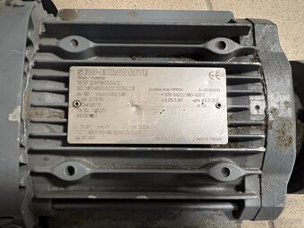 Elektromotor s úhlovou převodovkou SEW W37/DRP90M4/Z - 4