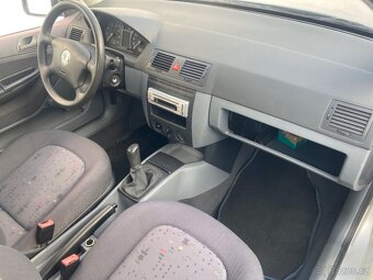 Škoda Fabia, 1,0i, po 1.majiteli, původ vozu ČR - 4