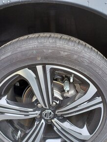 Letní pneu 215/55 R17 - 4