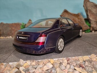 Prodám model 1:18 Maybach 57 w240 - 4