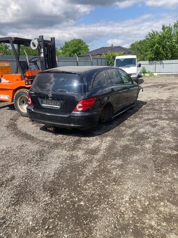 Mercedes R 251 Díly z rozebraných vozidel - 4
