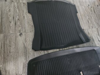 Kompletní sada gumových koberců pro modely Tesla model 3 - 4