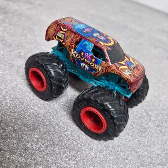 Monster truck - 4