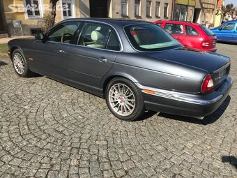 JAGUAR XJR 4,2i SUPER V8 - 395PS - X350 - PĚKNÝ - 4