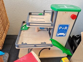 Dřevěná vláčkodráha - několikrát rozšířená - cca 6 m celkem - 4